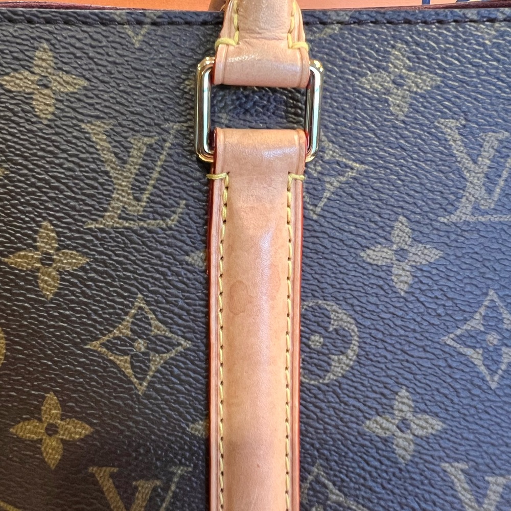 Authentic Louis Vuitton Soufflot MM. - Picture 4 of 9